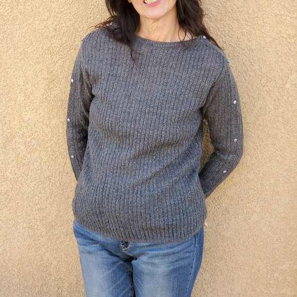 Gray knit boat neck lightweight sweater brushed silver button detail sm/med m/l - Picture 3 of 6